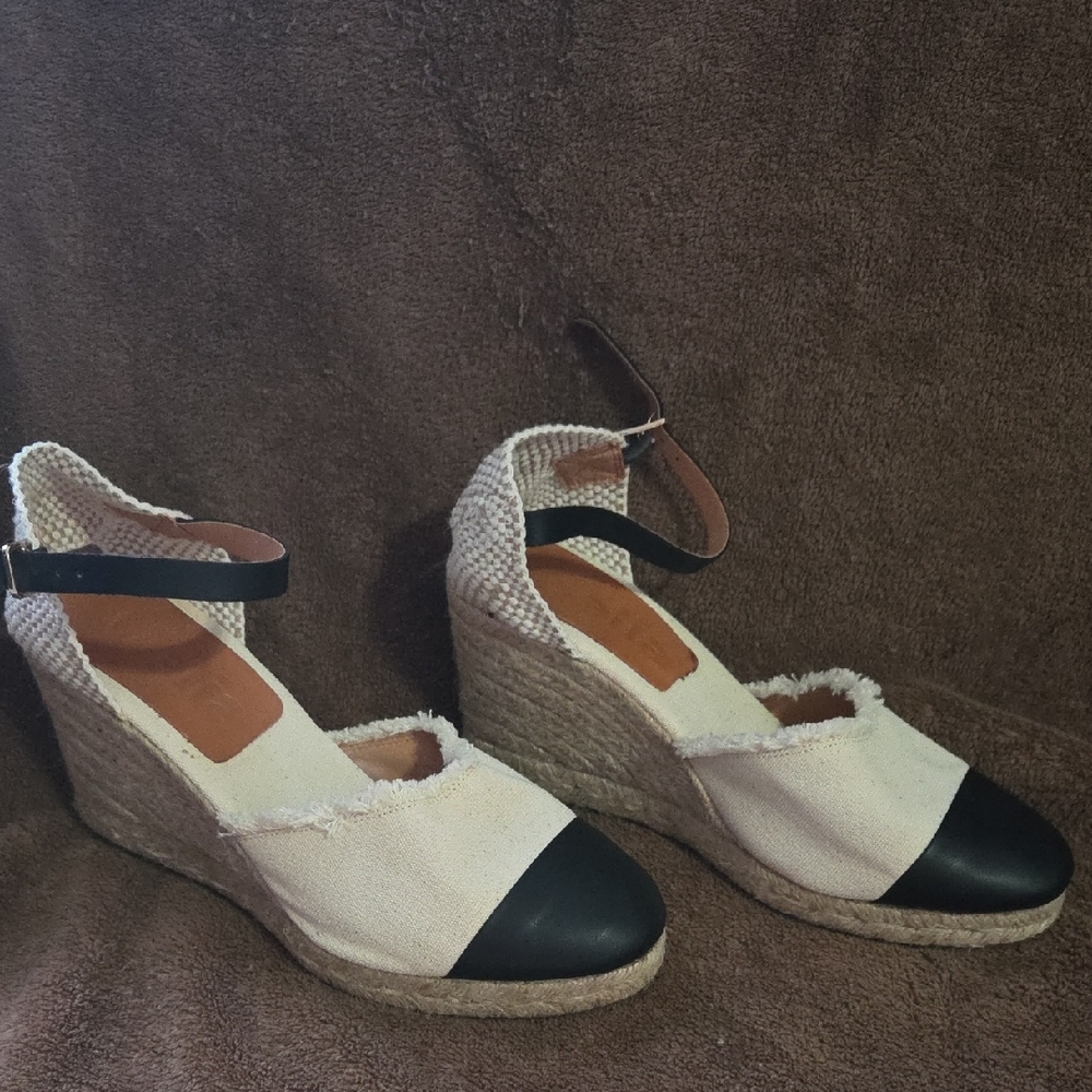 JUTELIA Black leather Toe Cap and Cream Wedge Espadrilles
